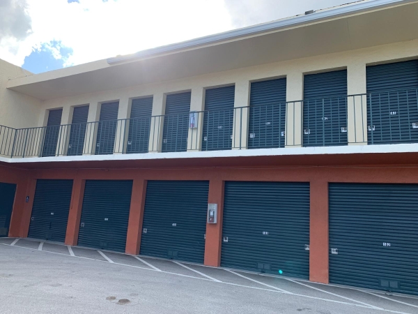 Facility photo: //images.sparefoot.com/medium/22494769613d4b0a711.jpeg