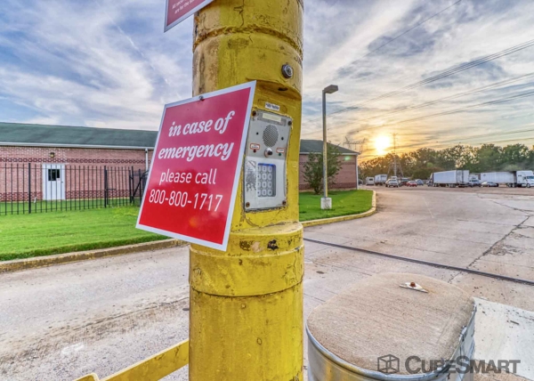 Facility photo: //images.sparefoot.com/medium/22494969e0a661d7442.jpg