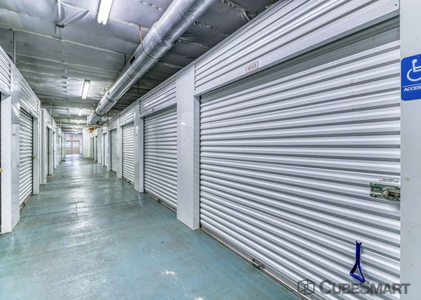 Facility photo: //images.sparefoot.com/medium/2249496a33be044da73.jpg
