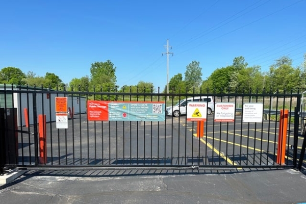 Facility photo: //images.sparefoot.com/medium/22495369fde07984e3c.jpg