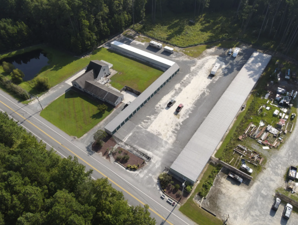 Facility photo: //images.sparefoot.com/medium/22498763fe636729011.png