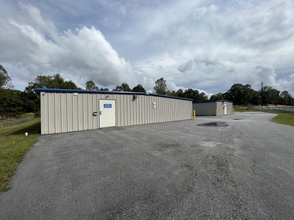 Facility photo: //images.sparefoot.com/medium/224988630548574a6e6.jpeg