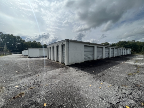 Facility photo: //images.sparefoot.com/medium/2249886305485e5aa58.jpeg