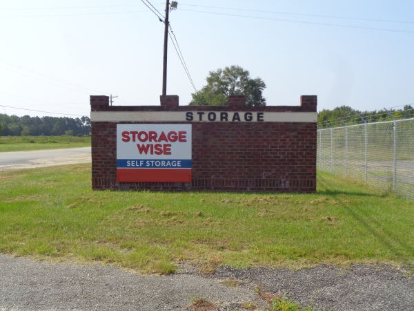 Facility photo: //images.sparefoot.com/medium/2249906601b16d03ccd.jpg