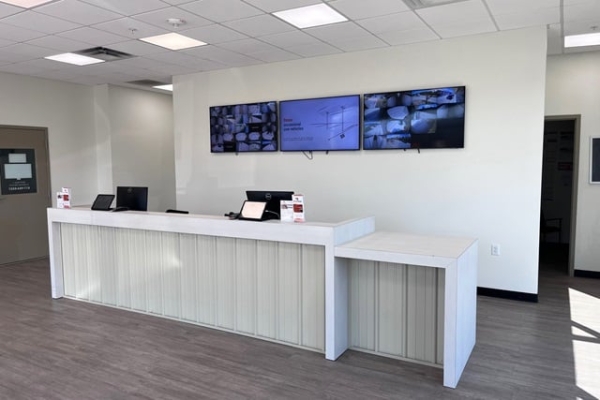 Facility photo: //images.sparefoot.com/medium/22501369e629dfc834c.jpg