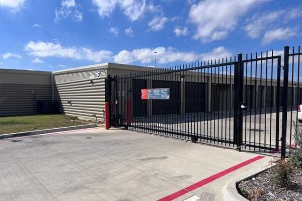 Facility photo: //images.sparefoot.com/medium/22501369e629e0b64f7.jpg