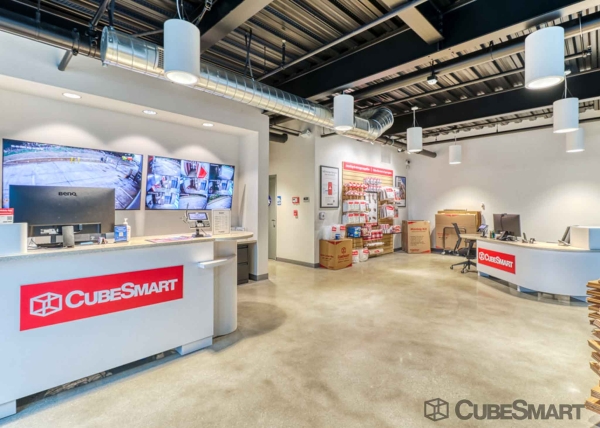 Facility photo: //images.sparefoot.com/medium/225020689052784d465.jpg