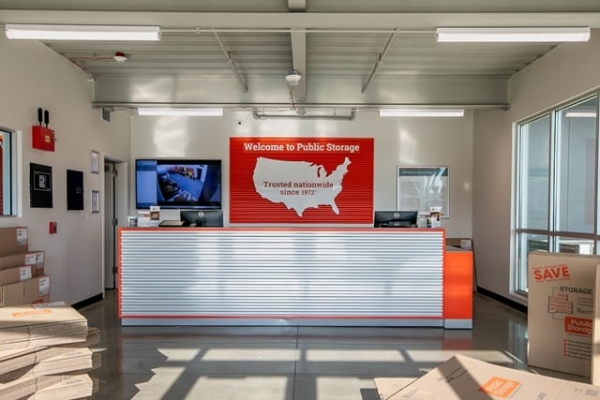 Facility photo: //images.sparefoot.com/medium/2250386966527935583.jpg