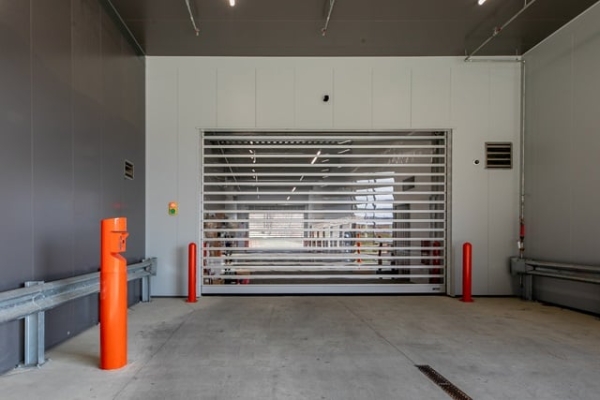 Facility photo: //images.sparefoot.com/medium/22503869e6279e54457.jpg