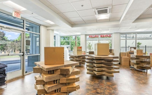 Facility photo: //images.sparefoot.com/medium/225039646d00ff8e8ac.jpg