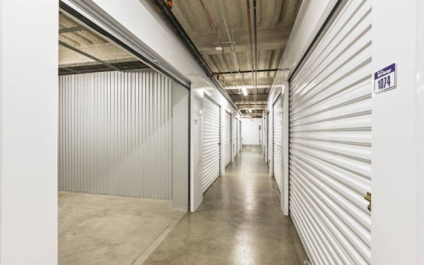 Facility photo: //images.sparefoot.com/medium/225039646d0105106b1.jpg