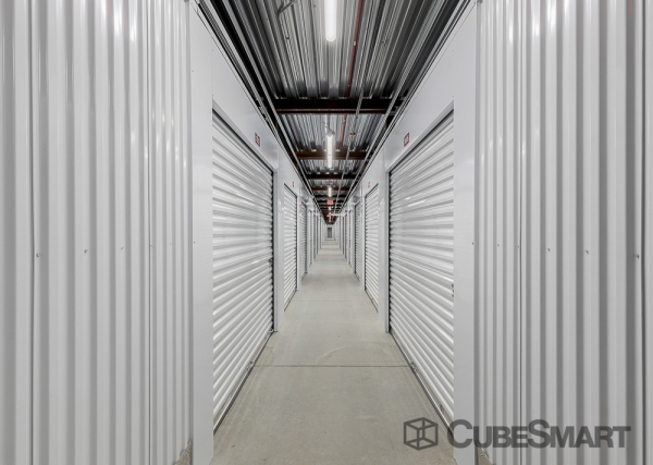 Facility photo: //images.sparefoot.com/medium/2250756881dddca0395.jpg