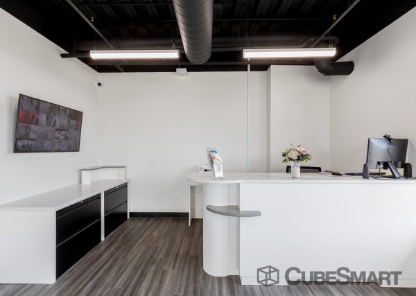 Facility photo: //images.sparefoot.com/medium/22507569df3bc3d453b.jpg