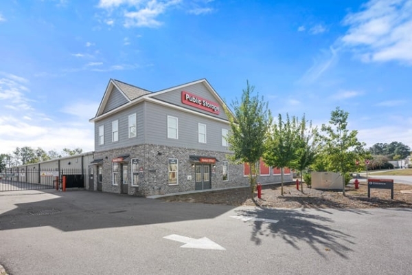 Facility photo: //images.sparefoot.com/medium/2251086967a3a125e83.jpg