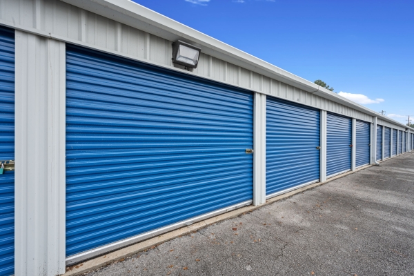 Facility photo: //images.sparefoot.com/medium/2251126734b5dad66c9.jpg