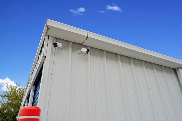 Facility photo: //images.sparefoot.com/medium/2251126734b5dca4aab.jpg