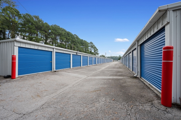 Facility photo: //images.sparefoot.com/medium/2251126734b5de2cd40.jpg