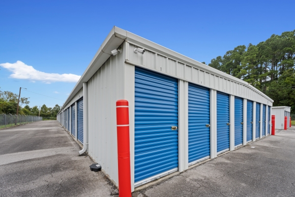 Facility photo: //images.sparefoot.com/medium/2251126734b5e3962a1.jpg