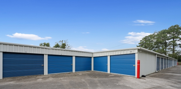 Facility photo: //images.sparefoot.com/medium/2251126734b5ee741f9.jpg