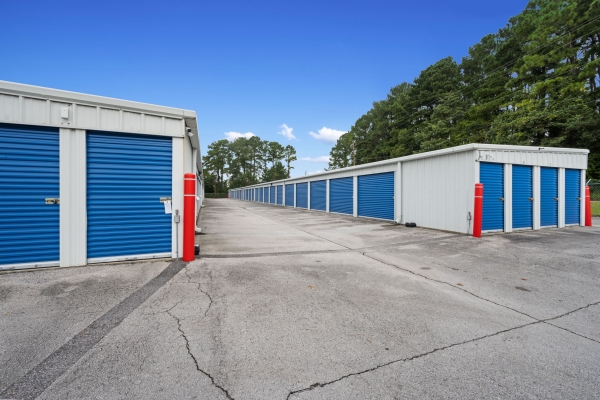 Facility photo: //images.sparefoot.com/medium/2251126896321a31a3b.jpg