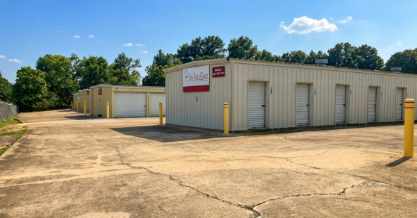 Facility photo: //images.sparefoot.com/medium/2251186a0e237410b41.png