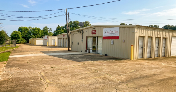 Facility photo: //images.sparefoot.com/medium/2251186a0e237cb4cee.png