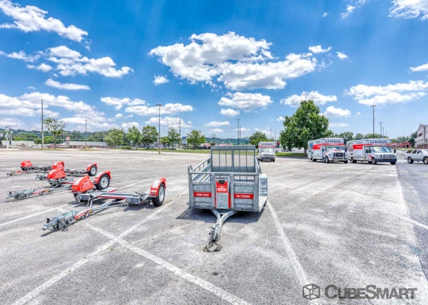 Facility photo: //images.sparefoot.com/medium/22512769030339e0c57.jpg