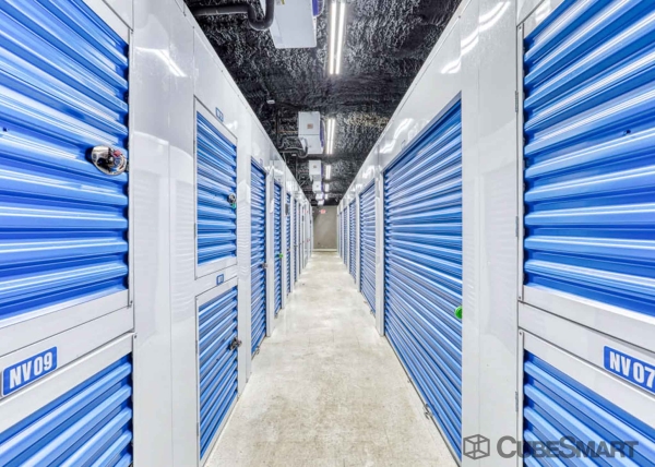 Facility photo: //images.sparefoot.com/medium/22512769e07f20aced1.jpg