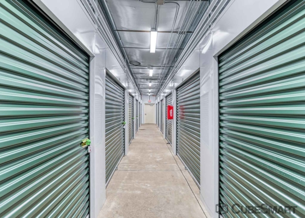 Facility photo: //images.sparefoot.com/medium/22513169f5a4090cb71.jpg