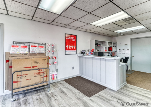 Facility photo: //images.sparefoot.com/medium/22513468834d214c382.jpg