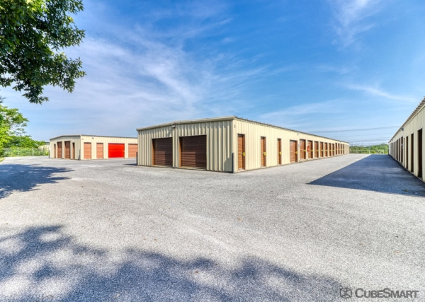 Facility photo: //images.sparefoot.com/medium/22513469f707c14481a.jpg