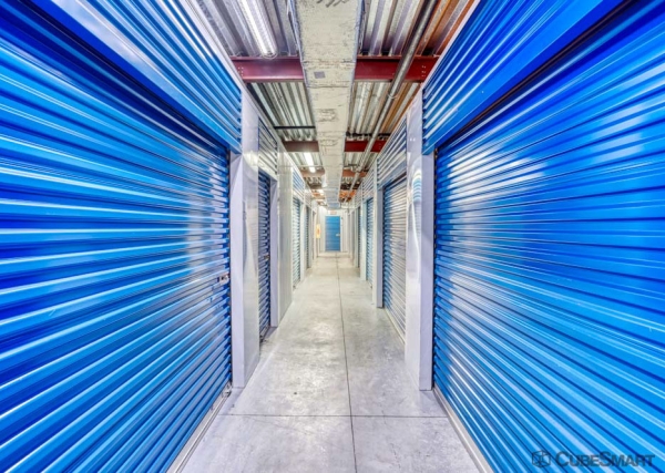Facility photo: //images.sparefoot.com/medium/225145688332e38b246.jpg