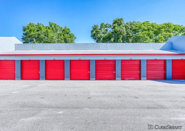 Storage Units at CubeSmart Self Storage - FL Riverview US 301 South - 7201 U.s. 301