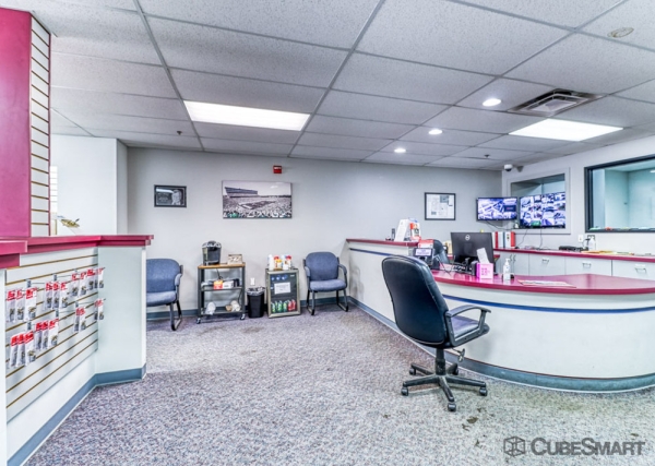 Facility photo: //images.sparefoot.com/medium/22514768946c8a54e0b.jpg