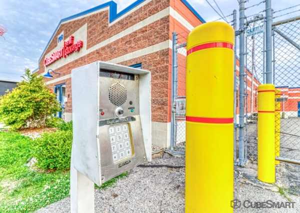 Facility photo: //images.sparefoot.com/medium/225147691ee172a264b.jpg