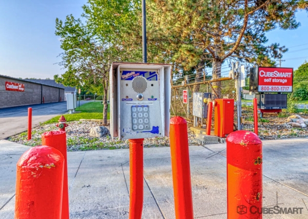 Storage Units at CubeSmart Self Storage - MI Rochester Hill Livernois Rd - 1790 South Livernois Road