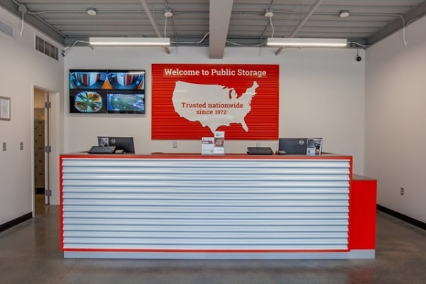Facility photo: //images.sparefoot.com/medium/2251866877a6b52cc90.jpg