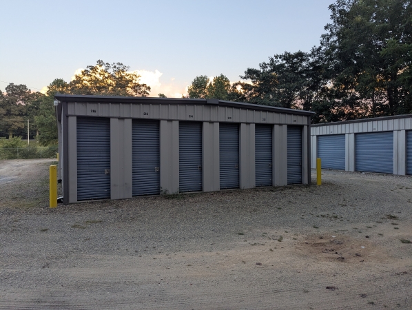 Facility photo: //images.sparefoot.com/medium/225192693cab09430b5.jpg