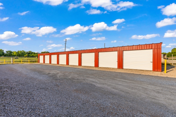 Facility photo: //images.sparefoot.com/medium/22522364de6eb067a90.jpg