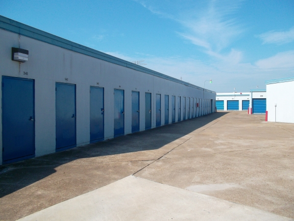 Storage Units at Your Storage Place - Houston - Northwest Freeway - 10901 Northwest Freeway