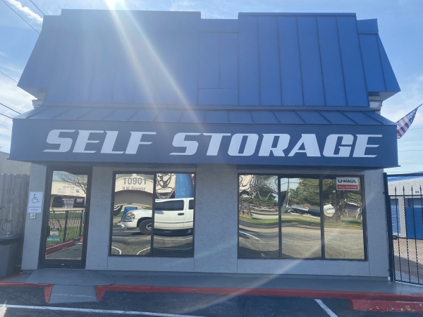 Storage Units at Your Storage Place - Houston - Northwest Freeway - 10901 Northwest Freeway