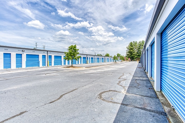 Storage Units at SmartStop Self Storage - Hendersonville - 1931 Spartanburg Hwy - 1931 Spartanburg Highway