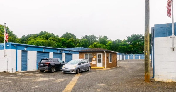 Facility photo: //images.sparefoot.com/medium/22536968dd9f795c6dd.jpg