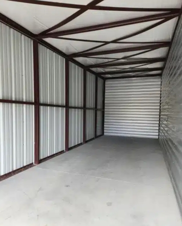 Facility photo: //images.sparefoot.com/medium/22537968de9be279450.jpg