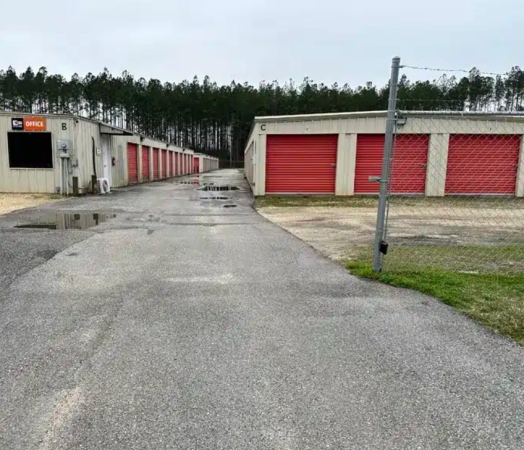 Facility photo: //images.sparefoot.com/medium/22538768cdcac7bb678.jpg