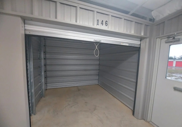 Facility photo: //images.sparefoot.com/medium/22538768cdcac8b570e.jpg