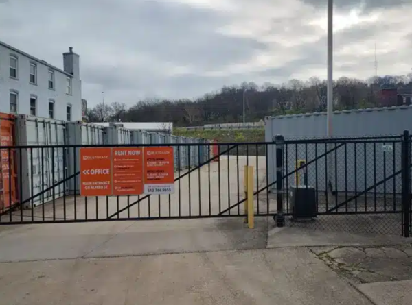 Facility photo: //images.sparefoot.com/medium/22539268c828cd12530.png