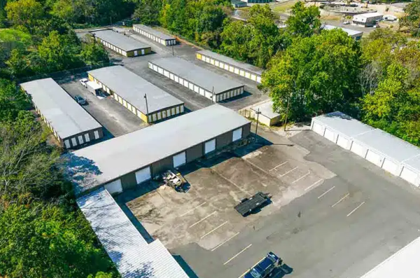 Facility photo: //images.sparefoot.com/medium/22540368cc4e3aea309.png
