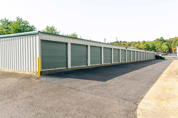Facility photo: //images.sparefoot.com/medium/22540668cb23dd08a7a.png