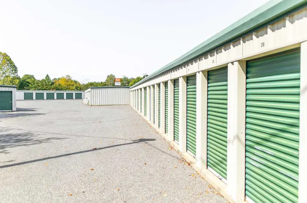 Facility photo: //images.sparefoot.com/medium/22540868cc4beca59b9.png